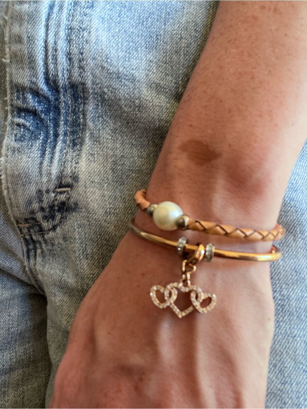 Fossil and leather pearl bracelet-2